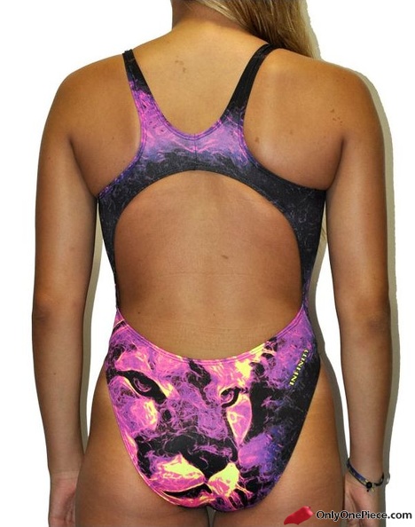 ds-puma-woman-swimsuit-wide-strap_1.jpg